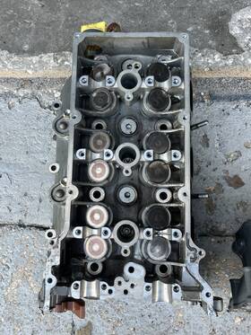 11103-93j02 Suzuki Df 200 225 250 Hp Cylinder Head Port Four Stroke 2004-2011