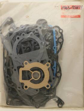 11403-95841 Suzuki 11401-95844 Genuine Outboard Engine Gasket Set Also Marked