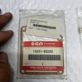 13251-95220 Suzuki Gasket Outboard Motor Spare Part No 1.2 Mm Thick