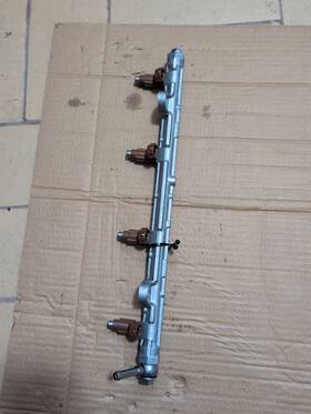 15751-96j00 Suzuki Fuel Rail With Injectors Df150 Df175
