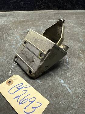 31911-95501-02m Suzuki Cp2693 Marine Dt 75 Starter Motor Bracket
