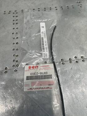 61832-98j00 Suzuki Oem Seal Front Panel Stbd
