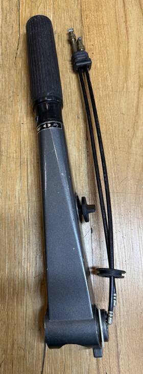 63111-96332-0ed Suzuki 63111-96311 9.9 - 65 Hp Outboard Steering Tiller With Throttle Cables