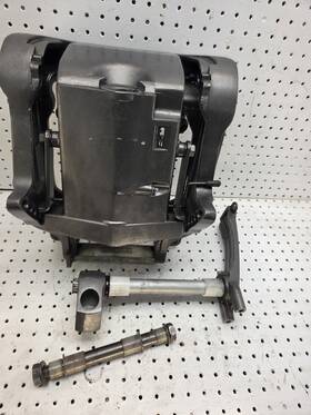 3c8-77215-0 Tohatsu 3c8772150 Nissan M50d Swivel Bracket Steering Shaft 40-50 Hp