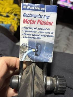 8536963 West Marine Outboard Motor Flusher Universal With Rectangular Cups New