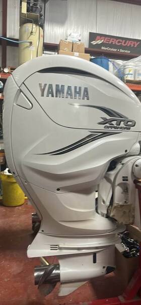 425-xto Yamaha Xto 425 Hp 5.6l V8 Outboard Engines 25 Inch Shaft 121 Hrs Warranty 2028