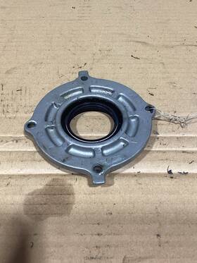 61a-15359-00-94 Yamaha Outboard Oil Seal Housing Ox66 3.1l