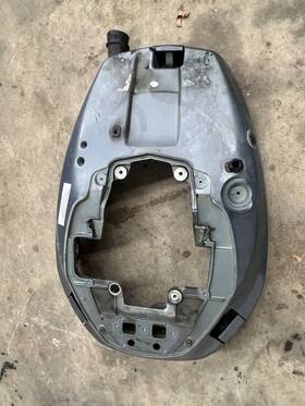 61a-42711-05-8d Yamaha 1998 - 2005 Bottom Cowling Pan 200 225 250 Hp 2-stroke Freshwater