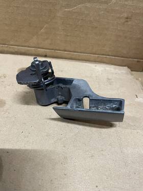 61a-42815-01-8d Yamaha Outboard Front Latch 200 225 250 Hp