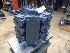 61a-w0090-13-4d Yamaha Used 1990-1996 225-250 Hp Carbureted Outboard Motor Powerhead 225hp-250hp