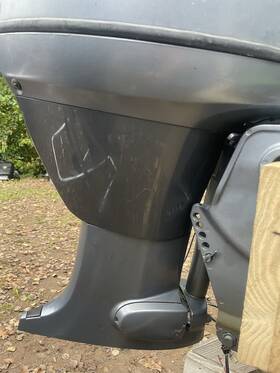 62y-42741-00-4d Yamaha 1996 50 Hp 4 Stroke Outboard Lower Apron Cover Oem