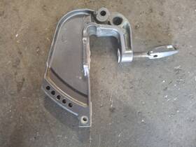 65w-43112-02-4d Yamaha F25 25hp Four Stroke Outboard Starboard Clamp Bracket