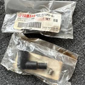 663-82370-01-00 Yamaha Qty2 Genuine Plug Caps Oem Nos