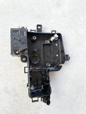 67h-81948-00-00 Yamaha 150 Hp Ox66 Outboard Relay Fuse Holder Mount Bracket 200