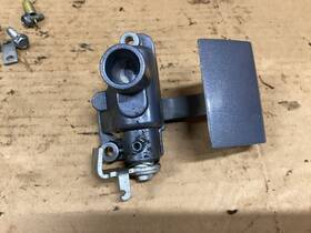 60v-42815-00-8d Yamaha 68f-42828-03-94 Front Clamp Lever And Plate Latch