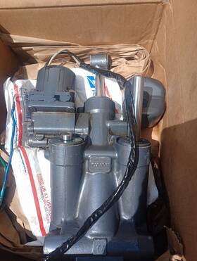 68f-43800-01-4d Yamaha 2003 150 Hp 2 Stroke Outboard Power Trim Tilt Unit Oem
