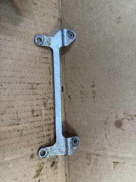 68v-14292-00-00 Yamaha Air Silencer Bracket 115hp Outboard