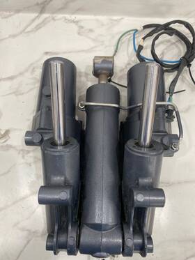 69j-43800-04-00 Yamaha Used Oem 4.2l V6 Trim&tilt Unit