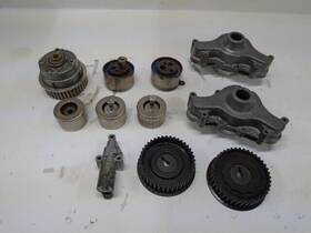 6aw-several Yamaha 350hp 4 Four Stroke Outboard Pulleys Oil Pumps 350 Hp 6aw Used Parts