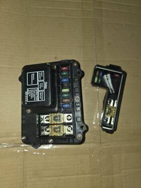 6br-82170-00-00 Yamaha Outboard 2008 09 10 4stroke 250hp 3.3 Fuse Box Assy