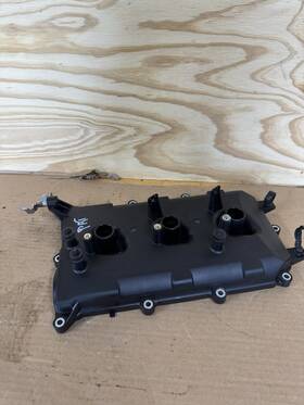 6cb-11192-02-00 Yamaha 225-300hp 4.2l 4 Stroke Port Left Cylinder Head Cover