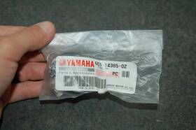 6e5-14385-02 Yamaha New Genuine Carburetor Float Marine Boat Factory Outboard