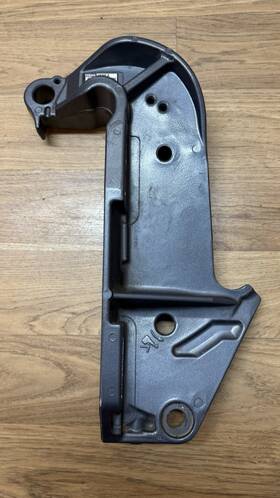 6ek-43111-00-8d Yamaha 2014-2024 75 90 115 130 Hp Stern Bracket Clamp Port Side 6ek-43111-00-8