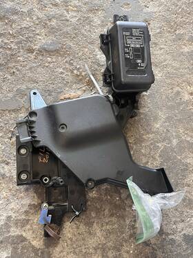 6ek-81952-00-00 Yamaha F 115 Hp Relay Holder Cover Four Stroke 2014-18