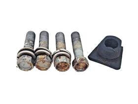 Yamaha 6h3-14413-10-00 70hp Outboard Lower Unit Bolt Set Missing 1 And Washers Oem