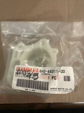 6h3-44311-00 Yamaha 6h3-4431-00 Water Pump Housing New Oem