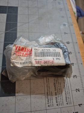 6n7-42725-10 Yamaha 1 New Genuine Oem Grommet
