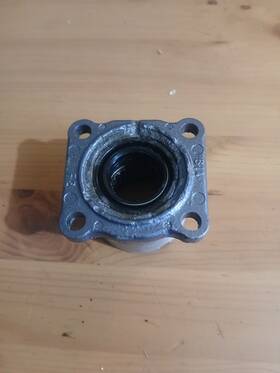 6p2-45331-00-9s Yamaha Oem Lower Bearing Housing 250 V6 Four Stroke