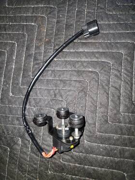 6x2-85885-10-00 Yamaha Ox66 225 250hp Throttle Sensor And Bracket Tps