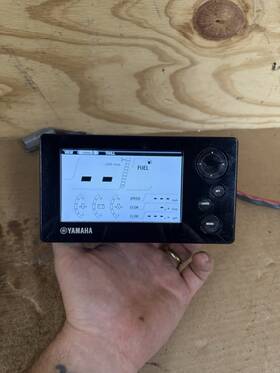6y9-83710-11-00 Yamaha Command Link Plus Lcd Display