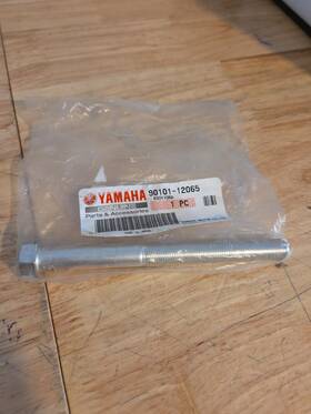90101-12065 Yamaha Bolt Oem New