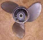 Johnson/evinrude Omc Stainless Propeller 389924 R/h Std 14 1/2 Dia X 19P. Fixed Price $70.00.