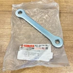 Yamaha Oem Nos Rear Suspension Shock Link / 2KT-2217M-00 XVS1100. Fixed Price $20.00.