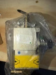 Evinrude Johnson Omc 5001831 Oil Pump 5001505 Includes 0445037 Pressure Switch. Fixed Price $99.00.